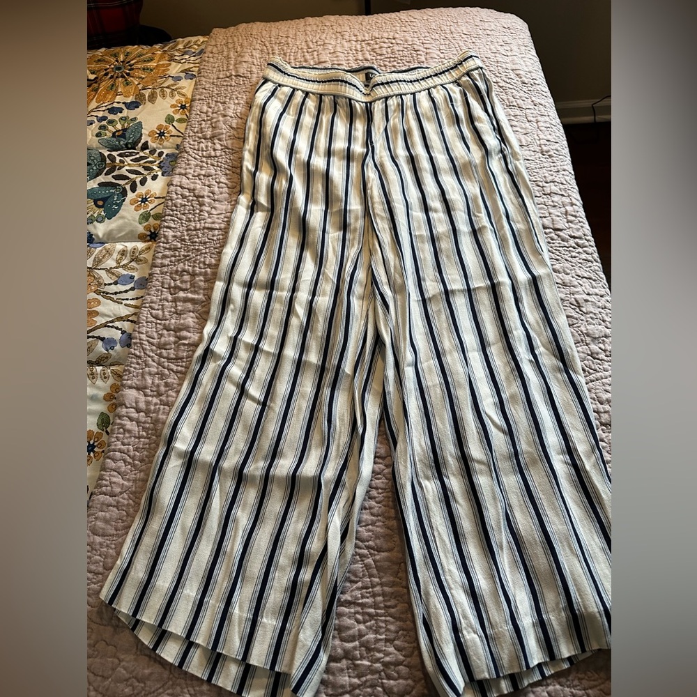 Like new Loft MP striped pants